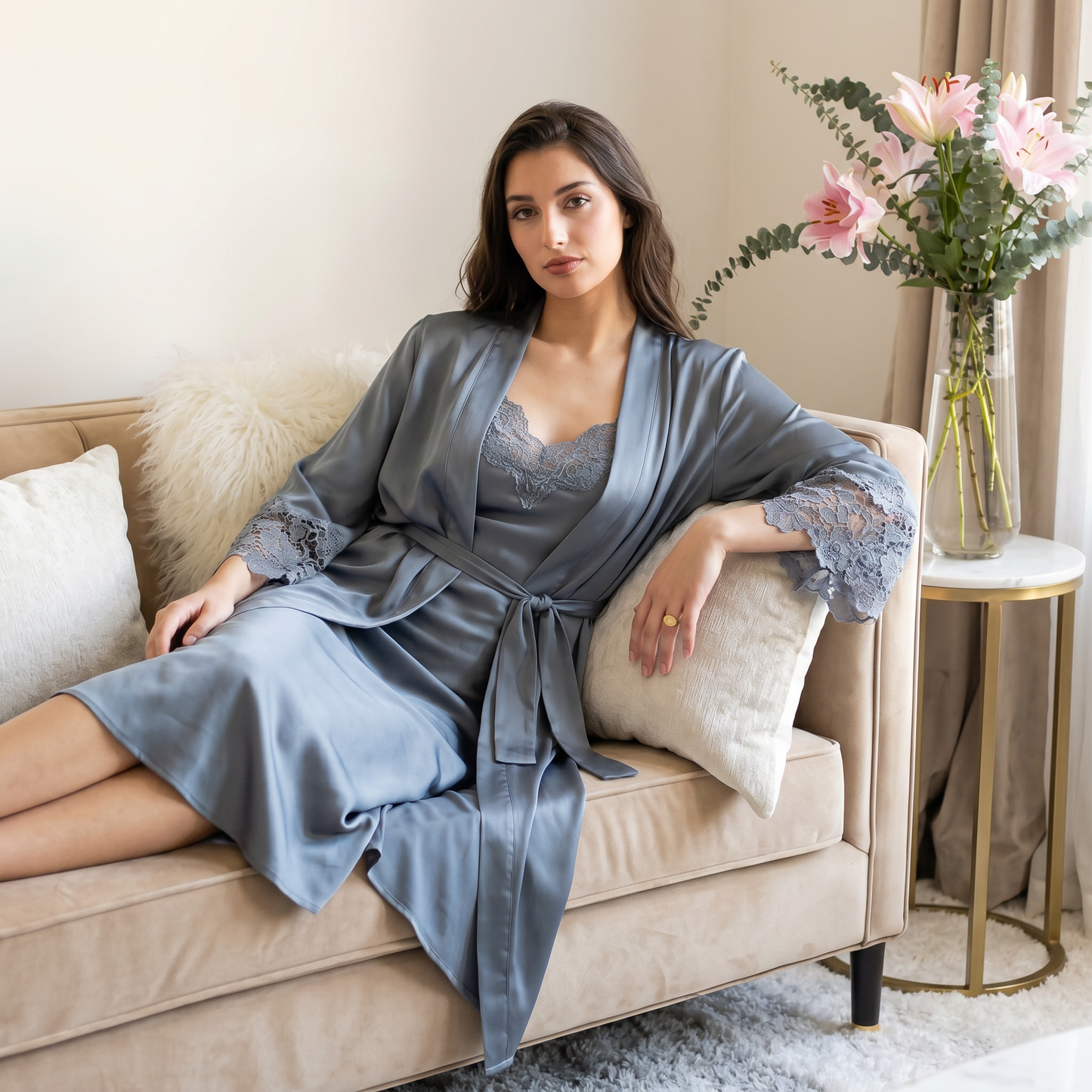 Zhenshe Collection 19 Momme Grade 6A 100% Mulberry Silk Lace-Trimmed Lapel Robe