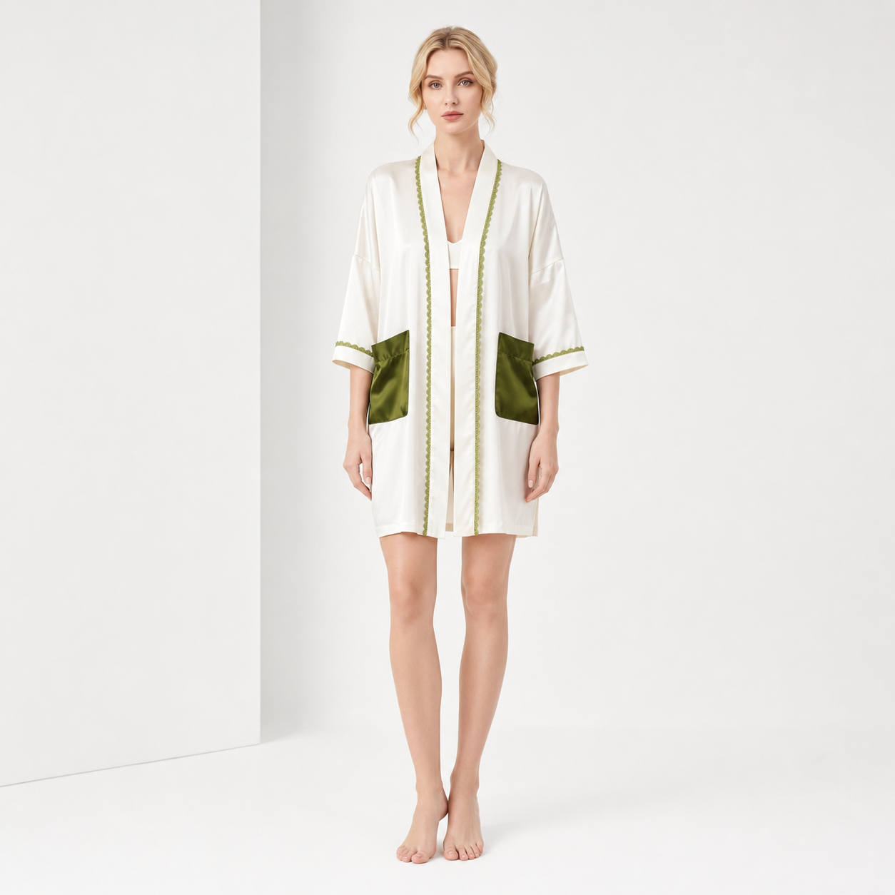 Qingsong Collection 19 Momme Color-Blocked Silk Camisole Robe