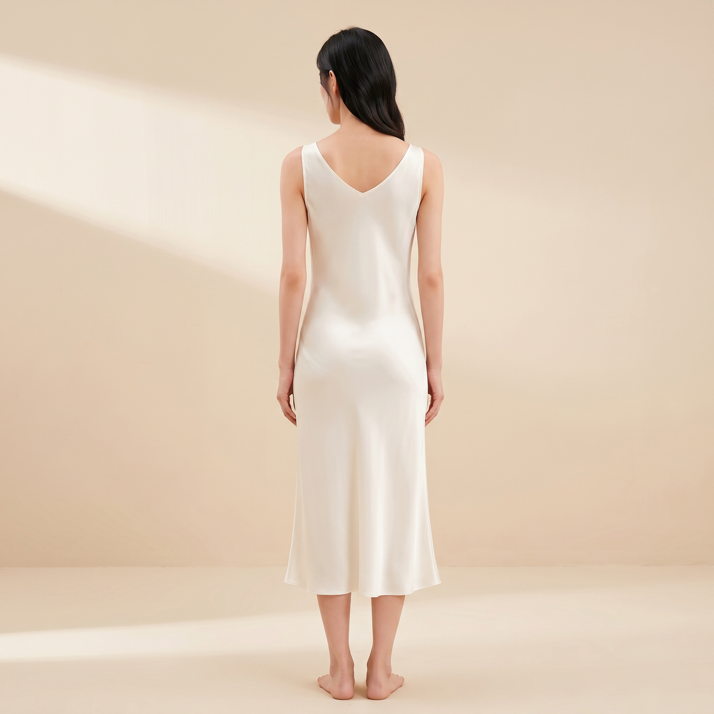 Qingsong Collection 19 Momme Grade 6A 100% Mulberry Silk Lace-Trimmed Backless Maxi Dress