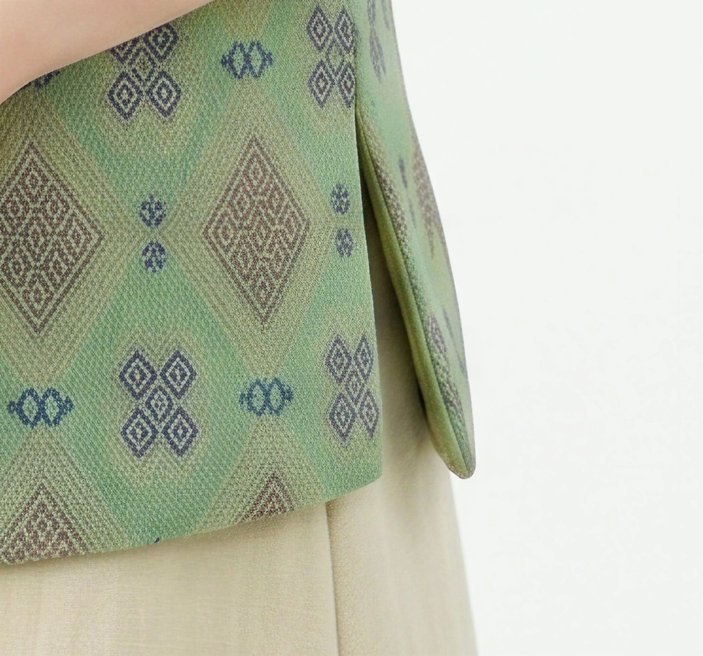 Diamond Lattice Silk Vest with Mandarin Collar (Ash Green)