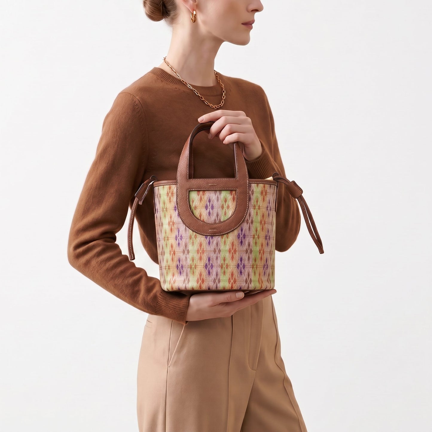 Diamond Lattice Brocade Handbag (Brown)