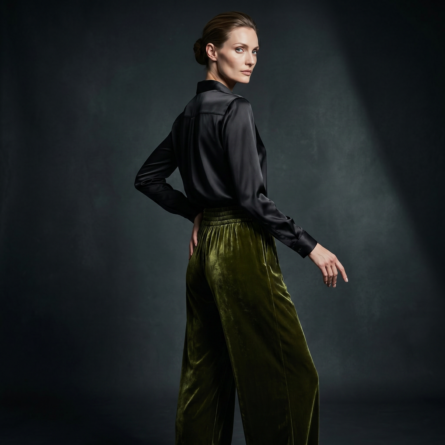 19 Momme Mulberry Silk Velvet Wide-leg Trousers