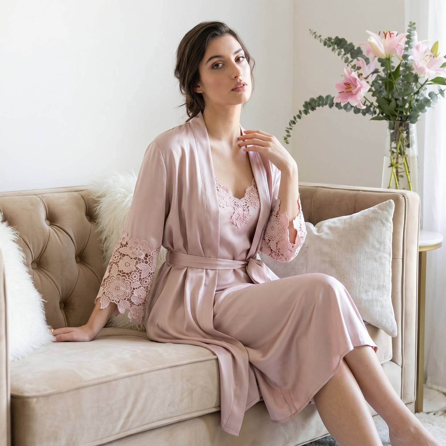 Zhenshe Collection 19 Momme Grade 6A 100% Mulberry Silk Lace-Trimmed Lapel Robe