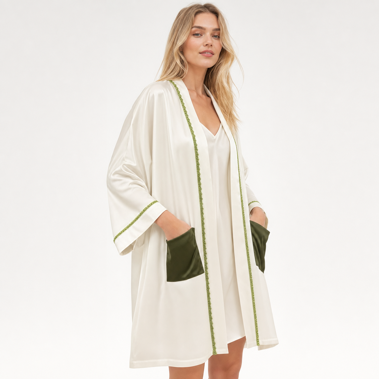 Qingsong Collection 19 Momme Color-Blocked Silk Camisole Robe