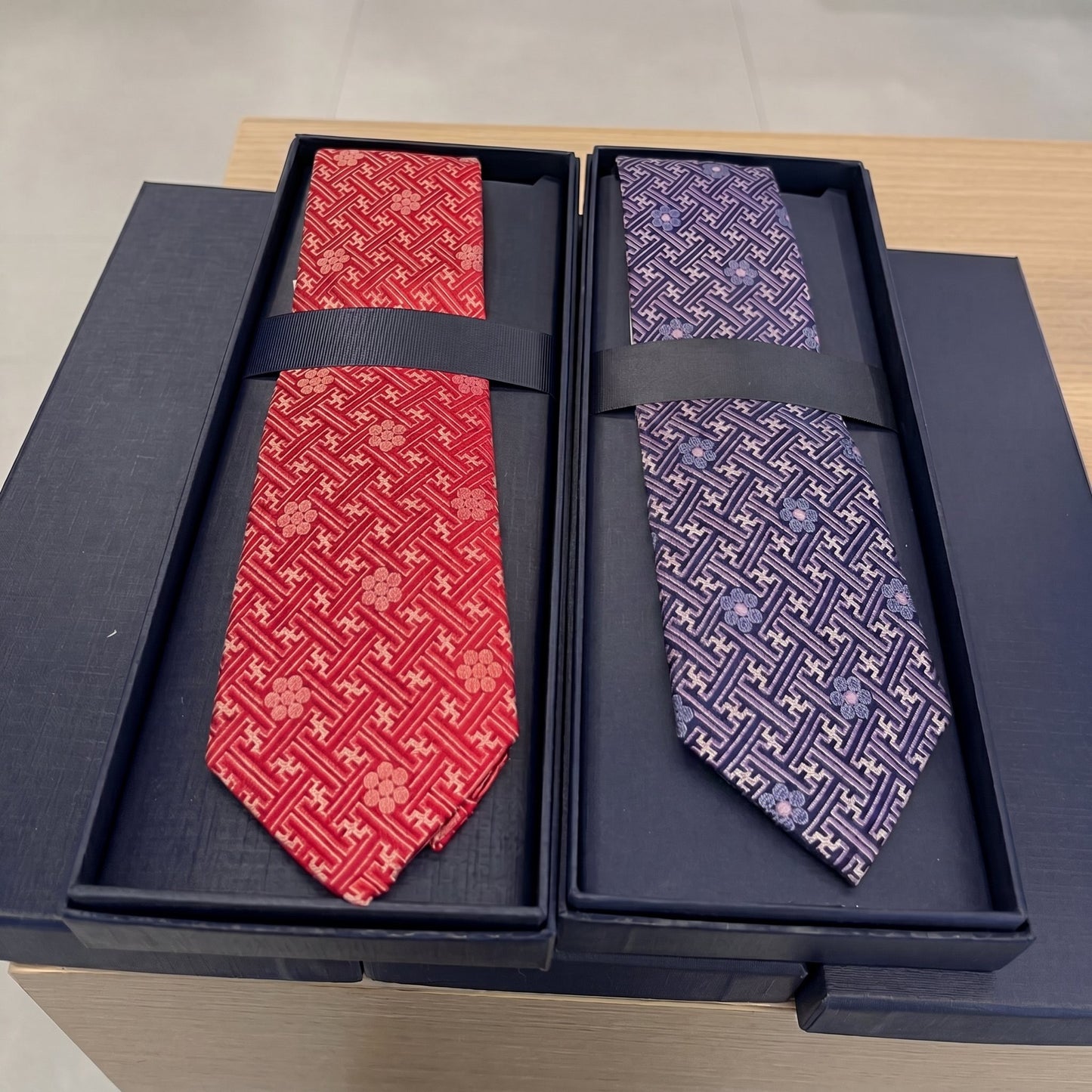 Zhuang Brocade Silk Tie Gift Box